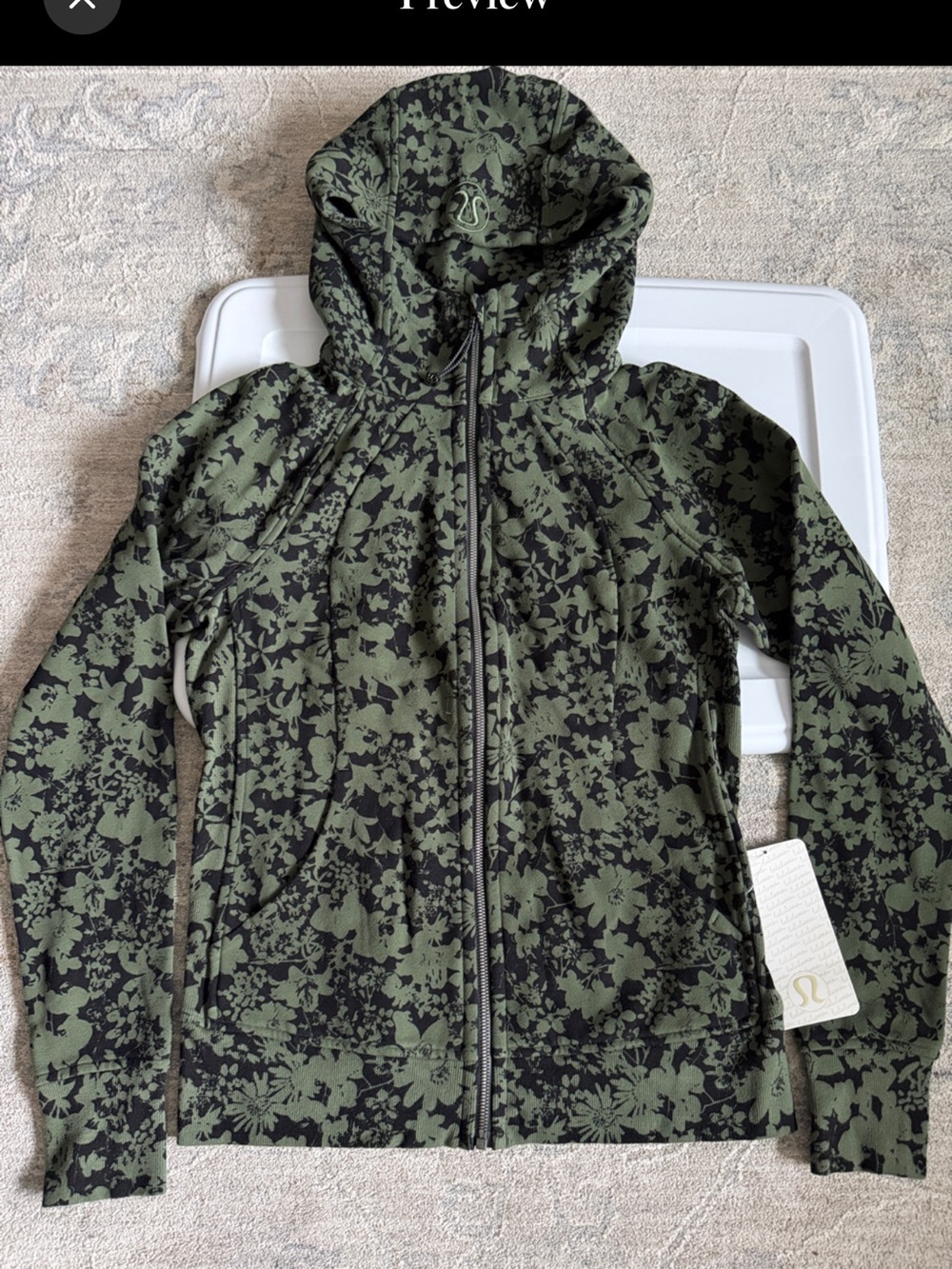 Women’s Lululemon Scuba Hoodie IV
Size 8
Color: olive and black print
NWT